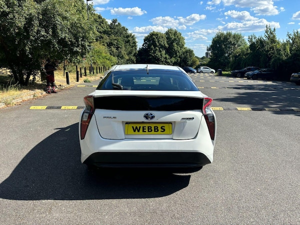 Used Toyota Prius 2018 for sale - 75338117: Photo 4