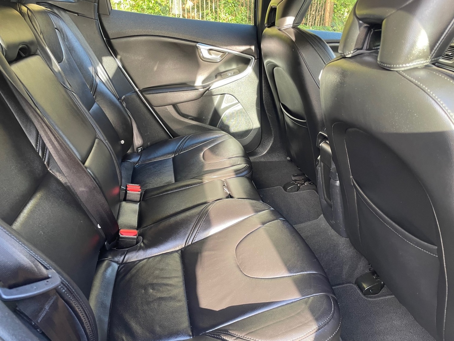 Used Volvo V40 2017 for sale - 76769789: Photo 15