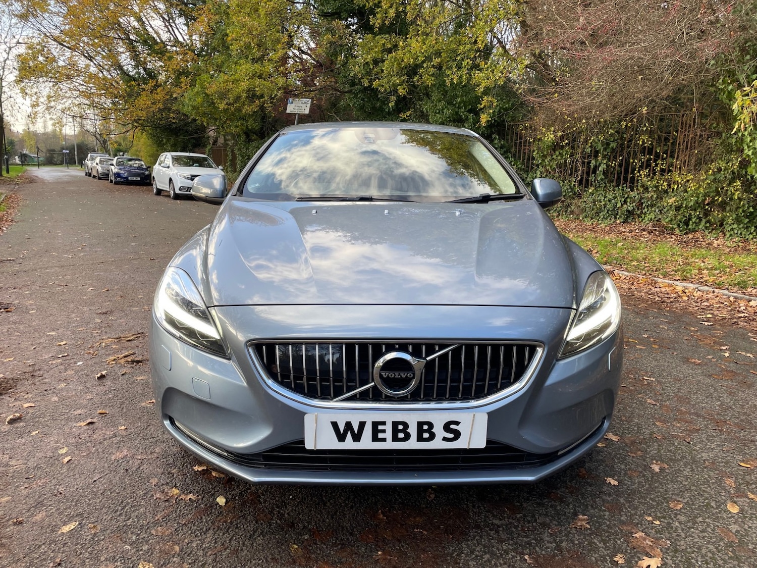 Used Volvo V40 2017 for sale - 76769789: Photo 2