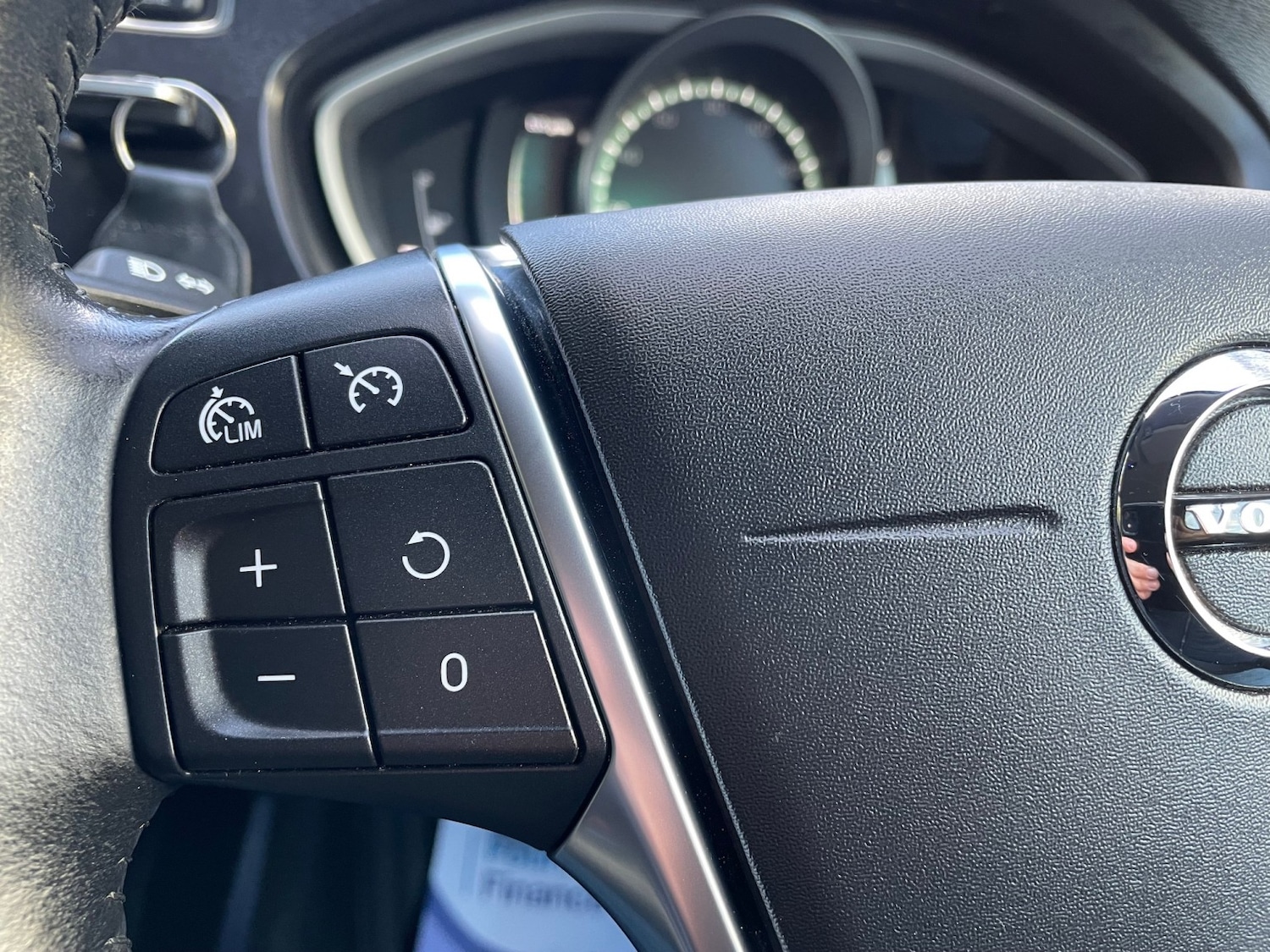 Used Volvo V40 2017 for sale - 76769789: Photo 23