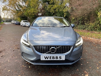 Used Volvo V40 2017 for sale - 76769789: Photo