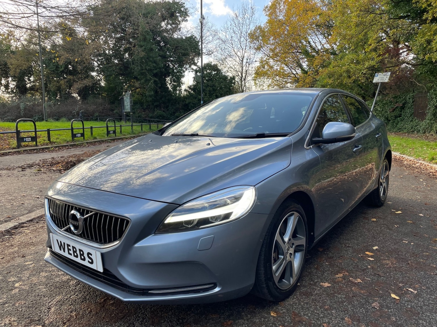 Used Volvo V40 2017 for sale - 76769789: Photo 3