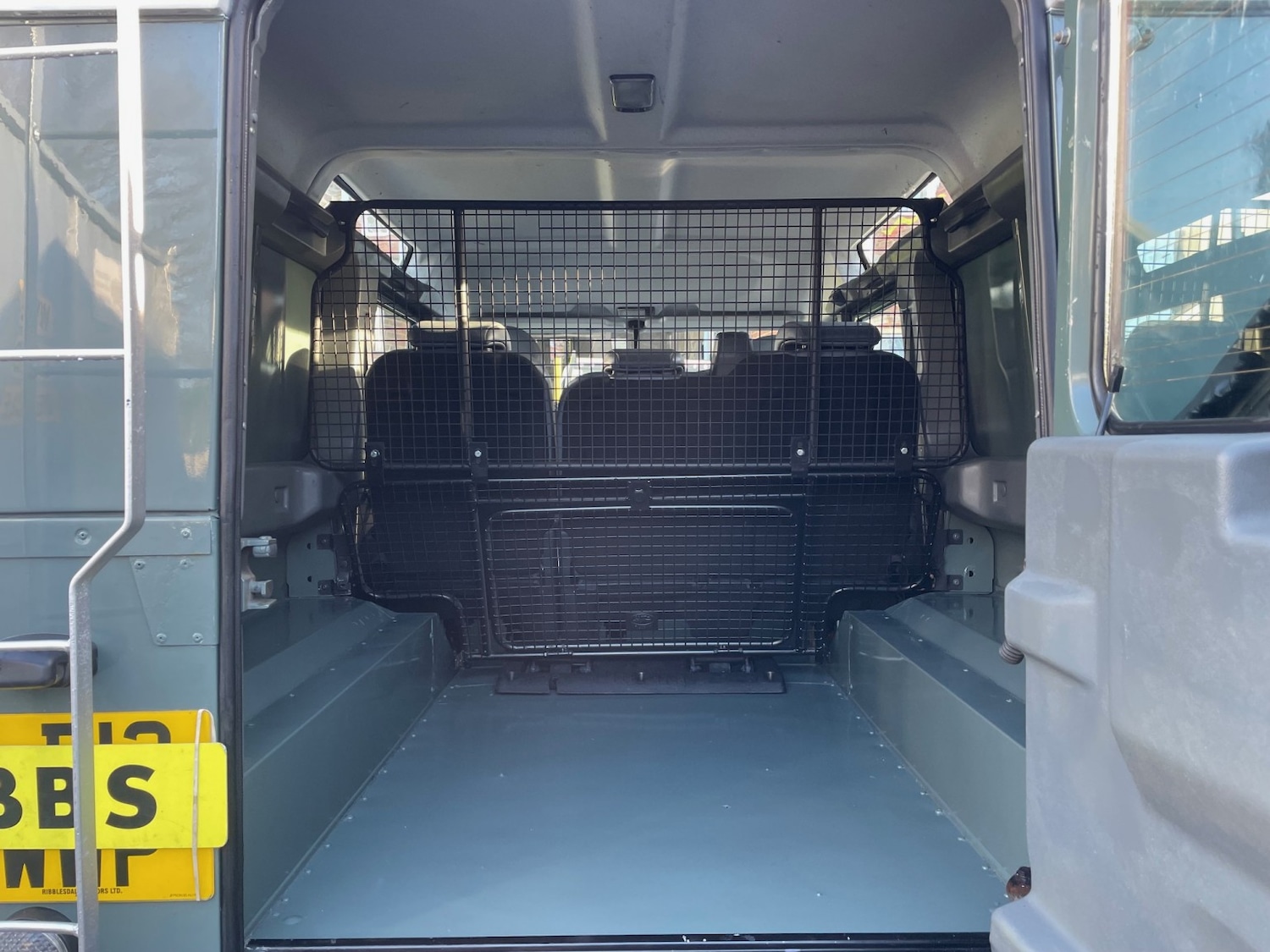 Used Land Rover Defender 2012 for sale - 77310730: Photo 8