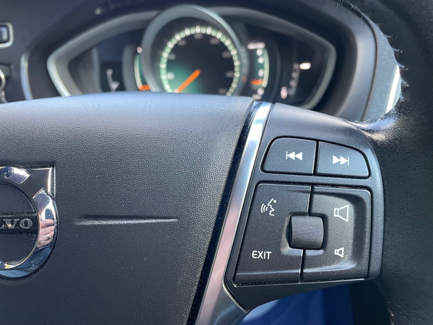 Used Volvo V40 2017 for sale - 76924451: Photo 24