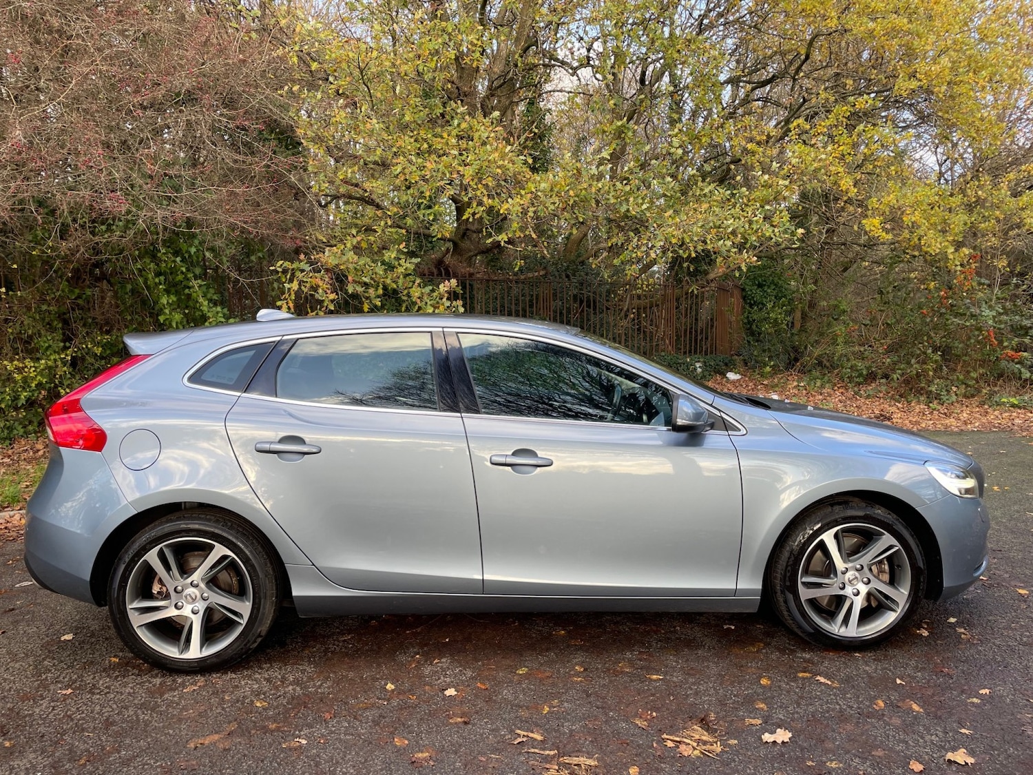 Used Volvo V40 2017 for sale - 76924451: Photo 5