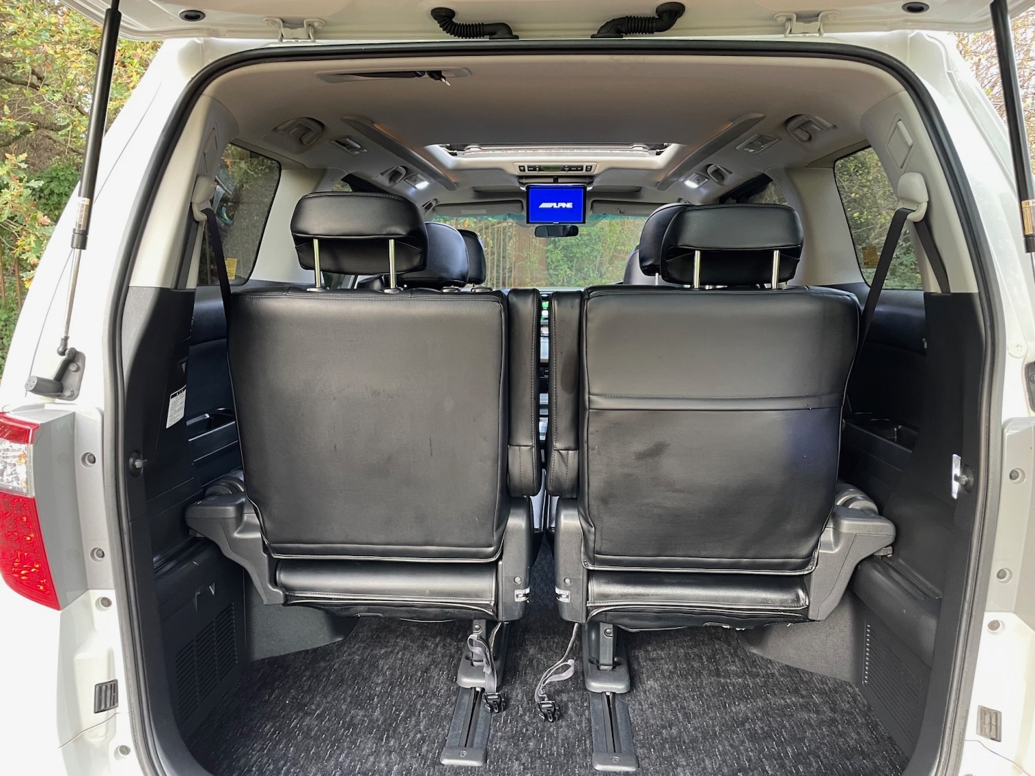 Used Toyota Alphard 2023 for sale - 76924283: Photo 12