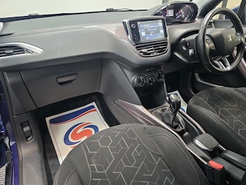 Used Peugeot 2008 2015 for sale - 77963668: Photo