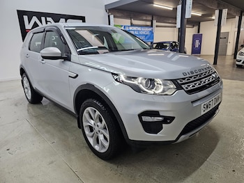 Used Land Rover Discovery Sport 2017 for sale - 76452372: Photo