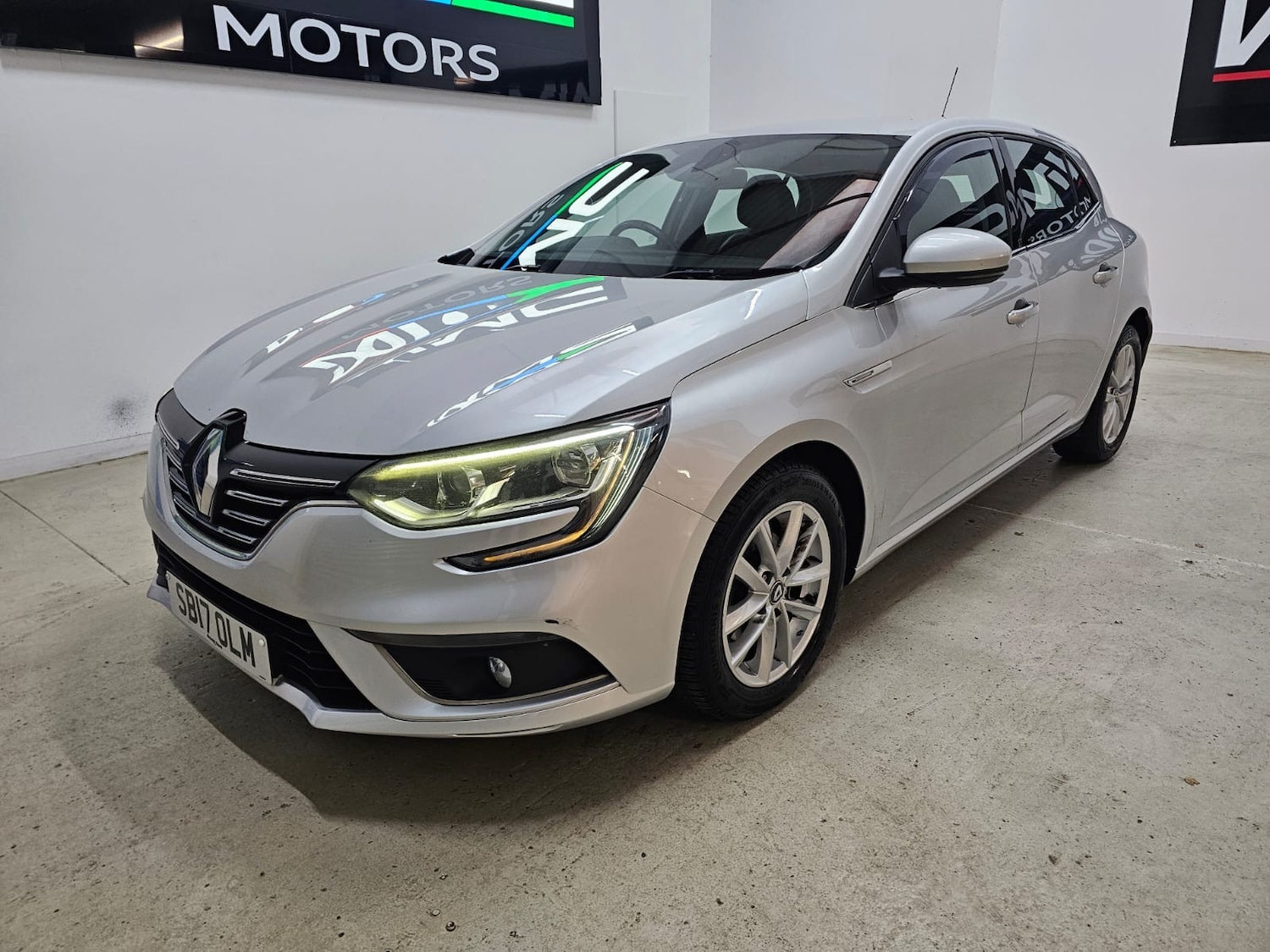 Used Renault Megane 2017 for sale - 76385169: Photo 4