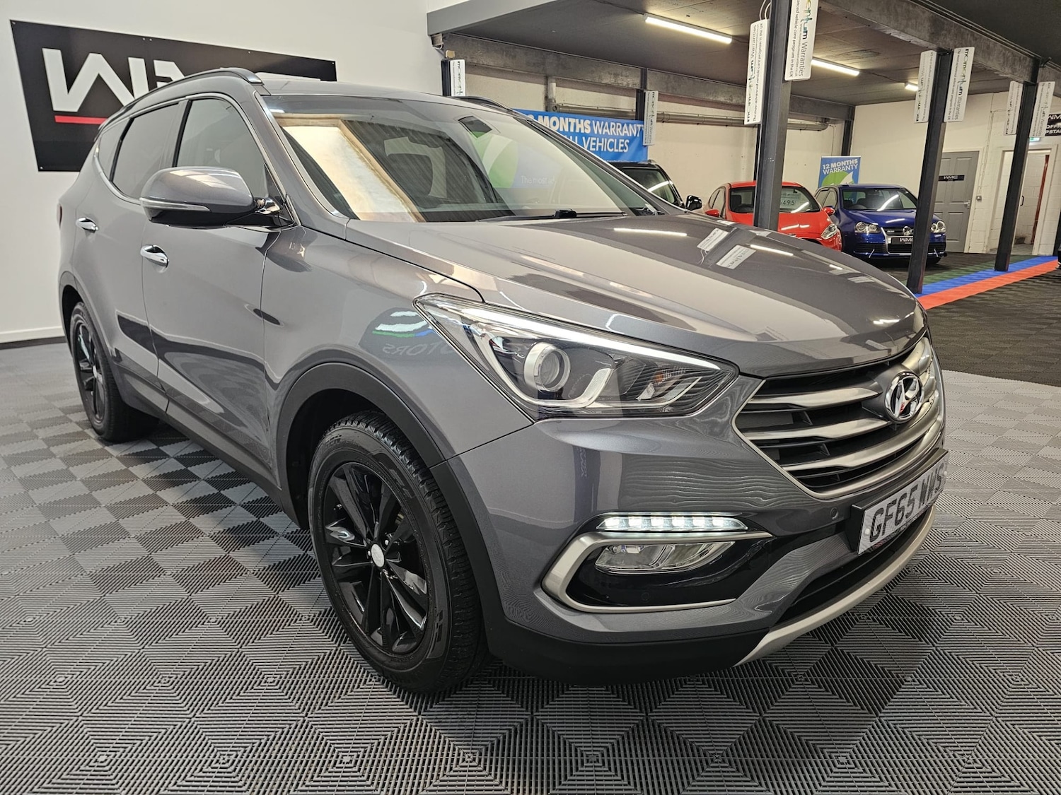 Used Hyundai Santa Fe 2015 for sale - 77168384: Photo 2