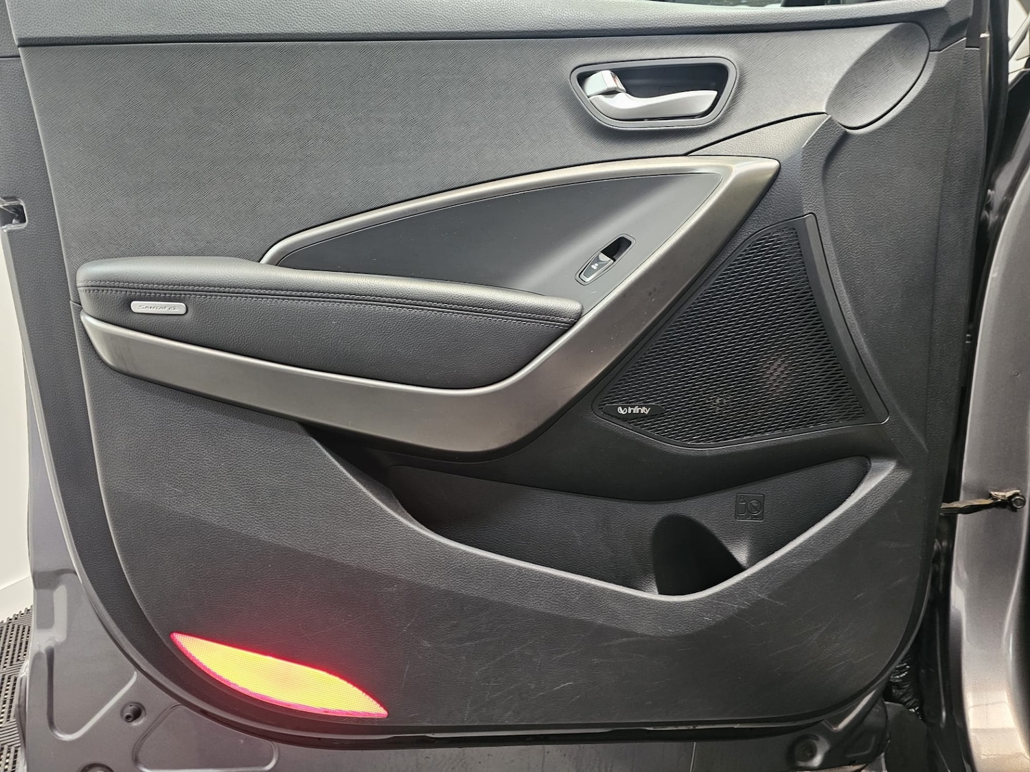 Used Hyundai Santa Fe 2015 for sale - 77168384: Photo 20