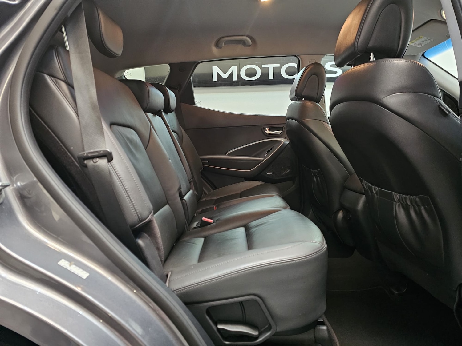 Used Hyundai Santa Fe 2015 for sale - 77168384: Photo 24