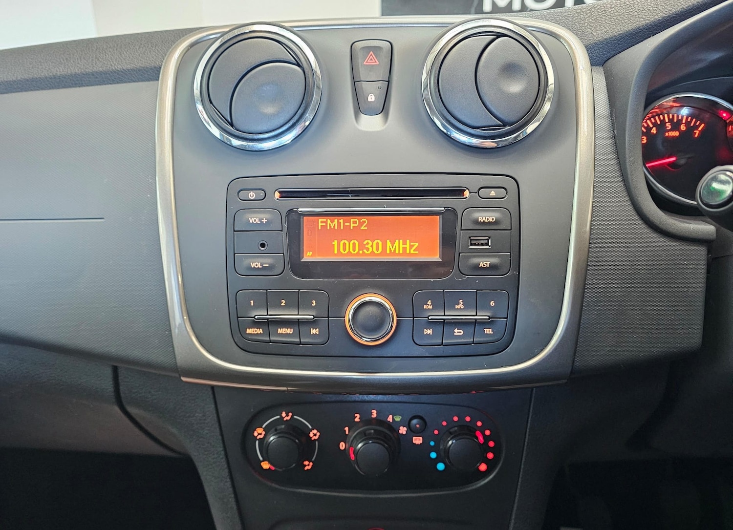 Used Dacia Sandero Stepway 2013 for sale - 76919441: Photo 15