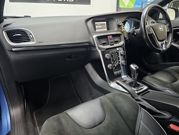 Used Volvo V40 2016 for sale - 78596179: Photo