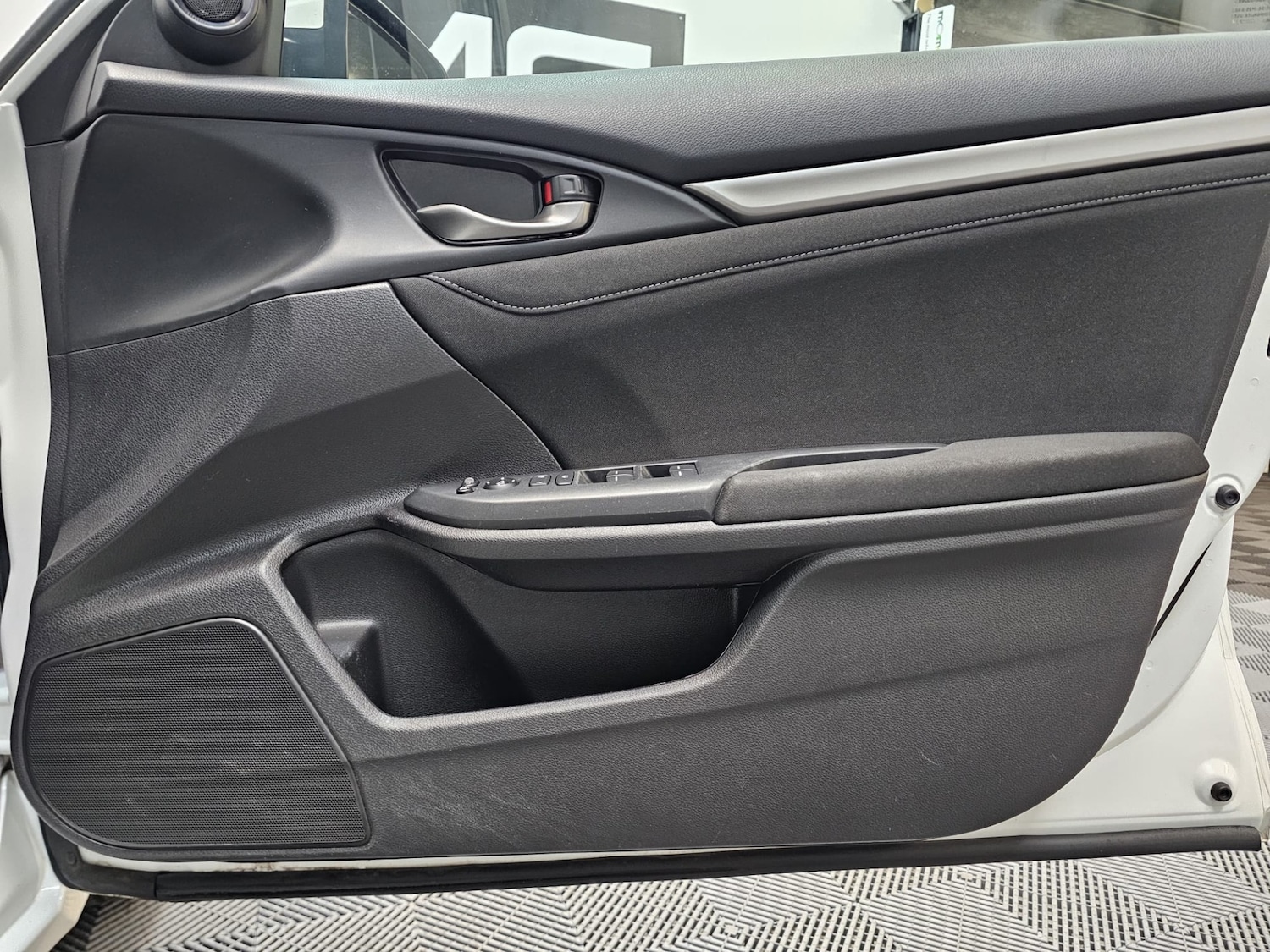 Used Honda Civic 2017 for sale - 77364788: Photo 23