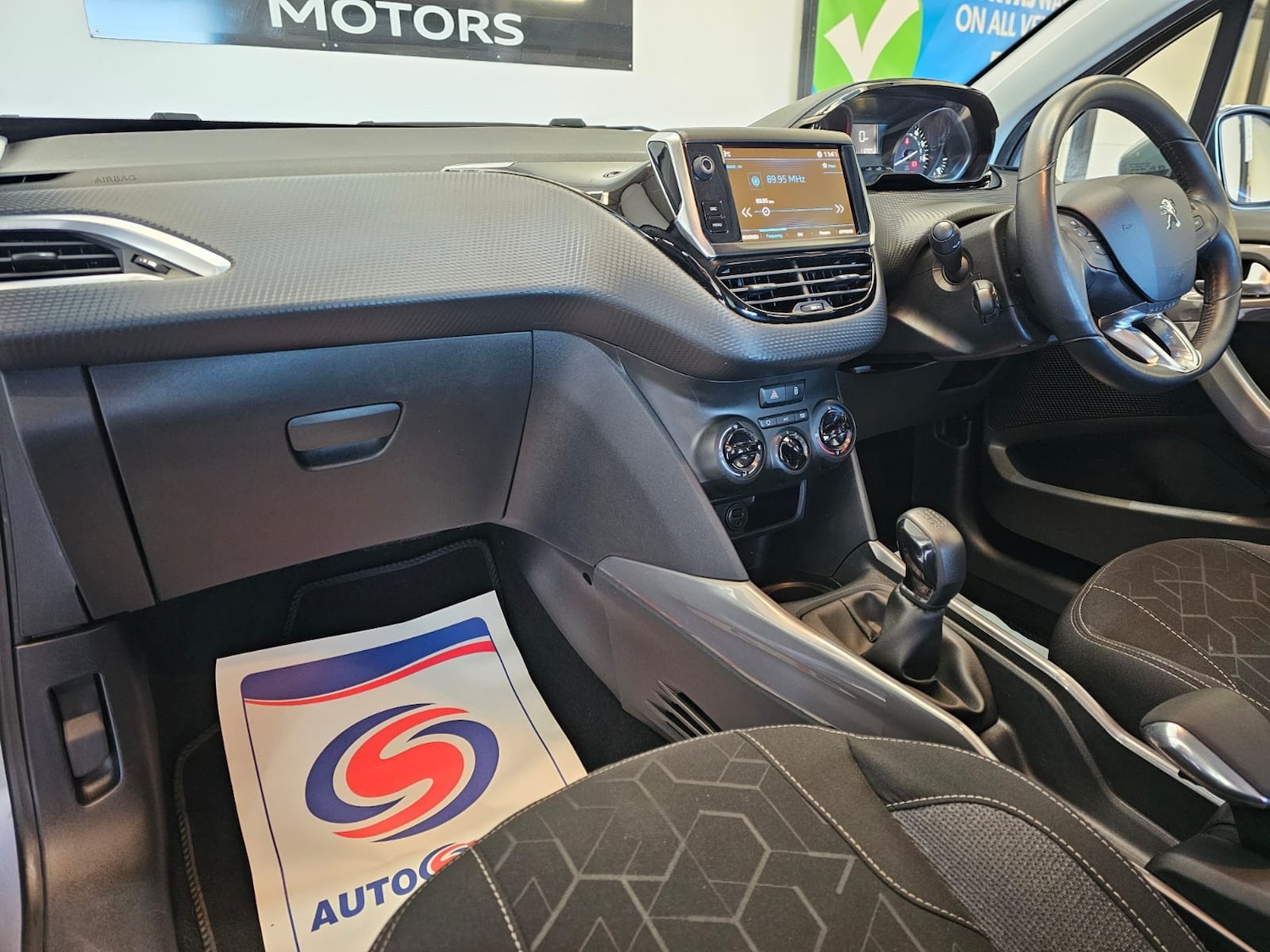 Used Peugeot 2008 2017 for sale - 76494109: Photo 10