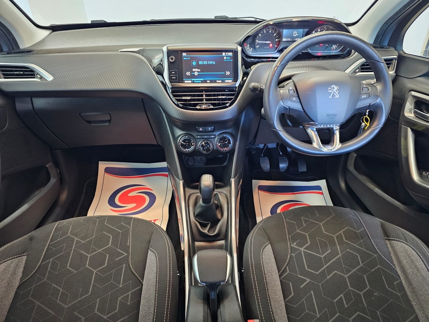 Used Peugeot 2008 2017 for sale - 76494109: Photo 11