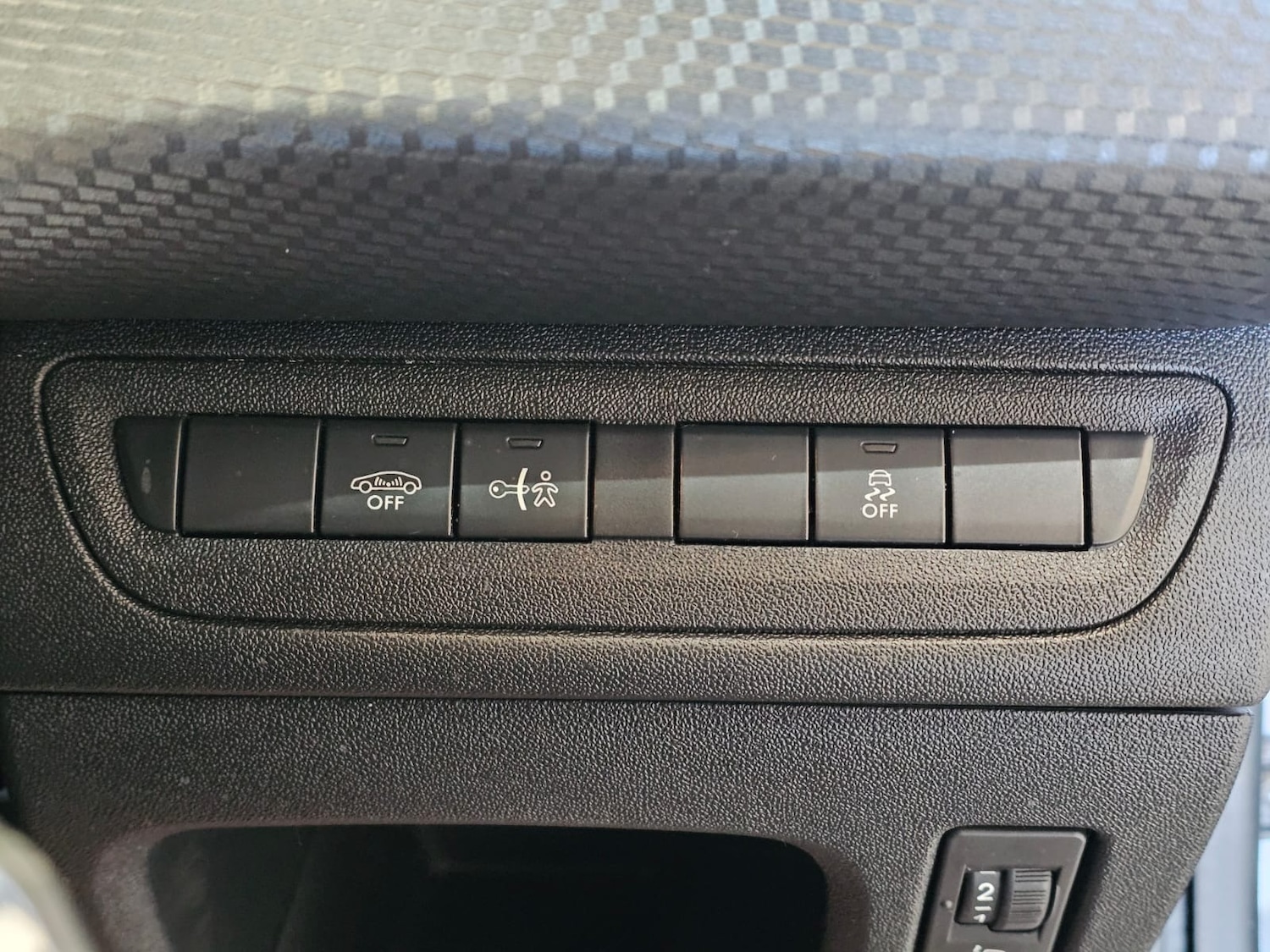 Used Peugeot 2008 2017 for sale - 76494109: Photo 16