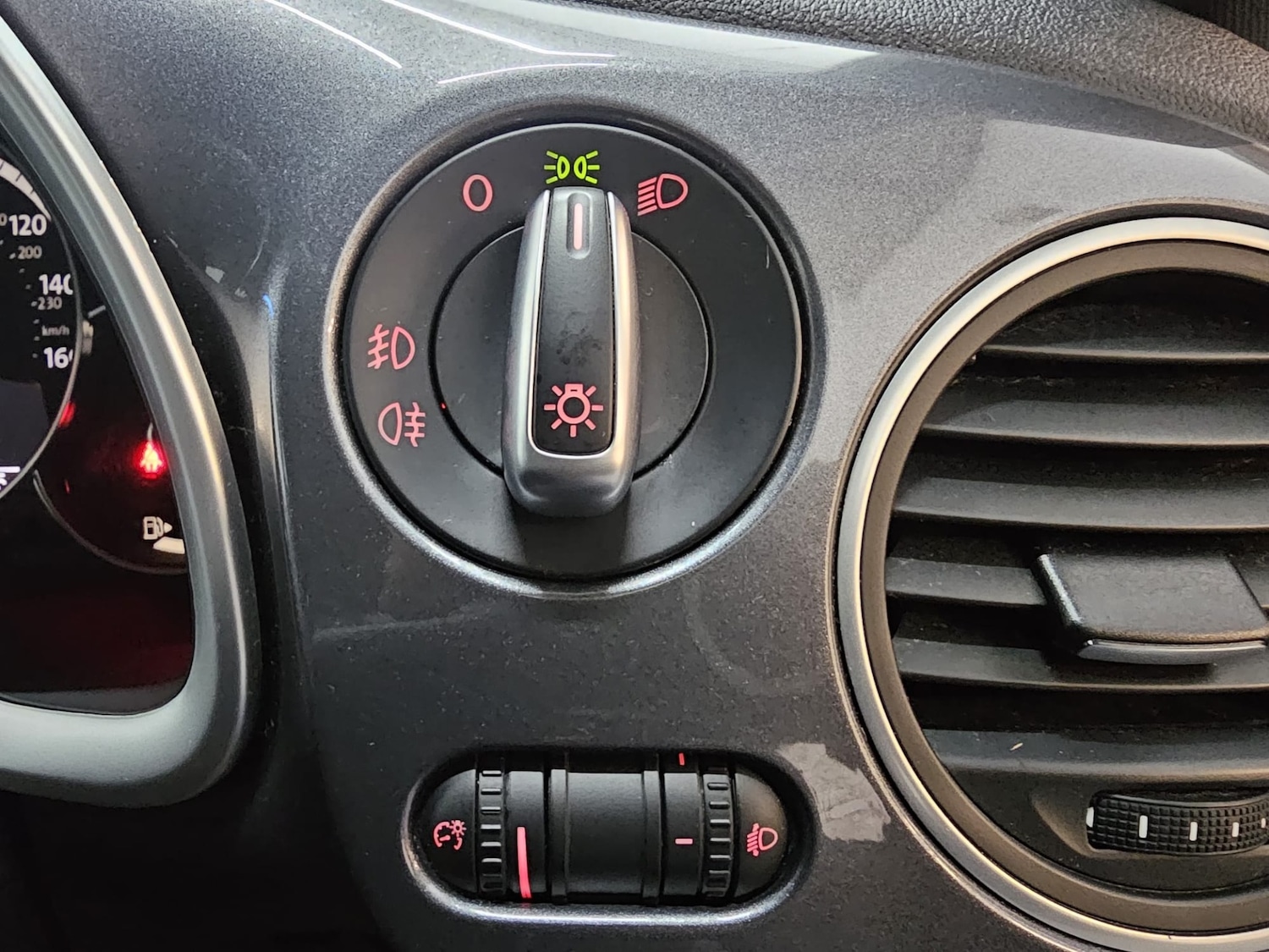 Used Volkswagen Beetle 2014 for sale - 77128322: Photo 13