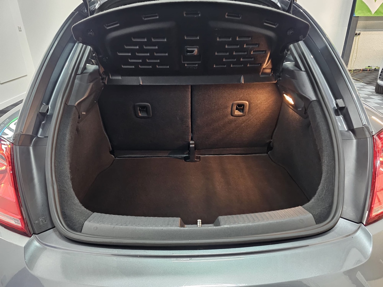 Used Volkswagen Beetle 2014 for sale - 77128322: Photo 23