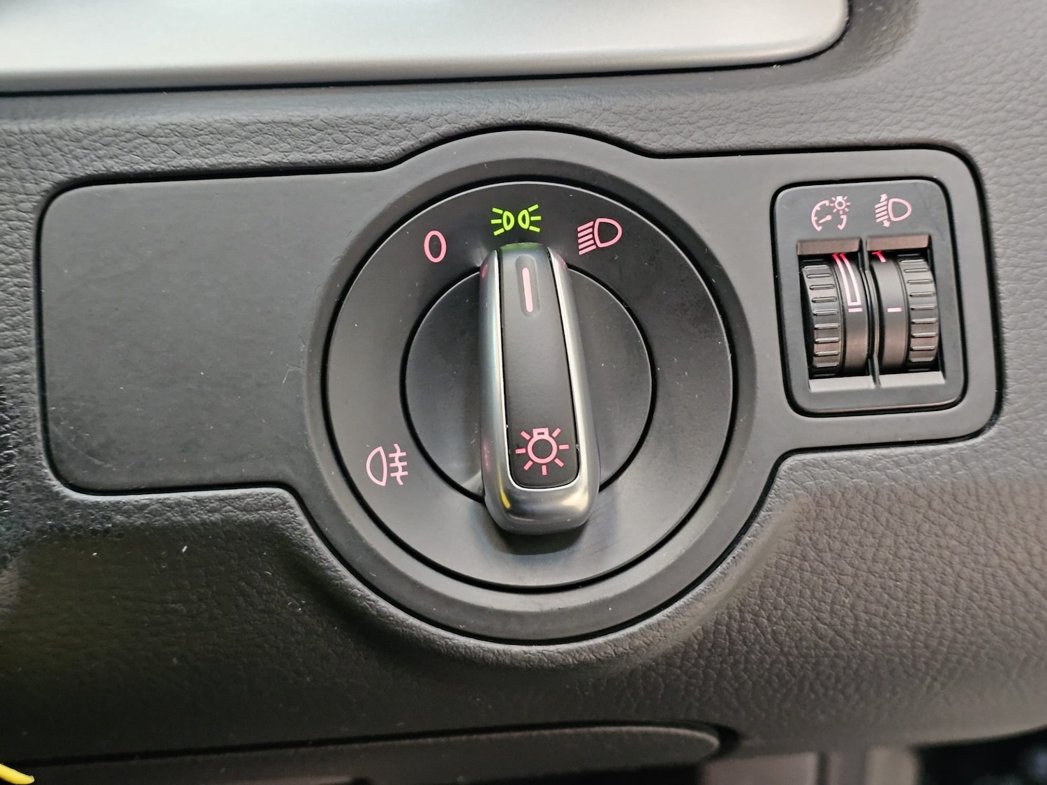 Used Volkswagen Passat 2013 for sale - 76600153: Photo 16