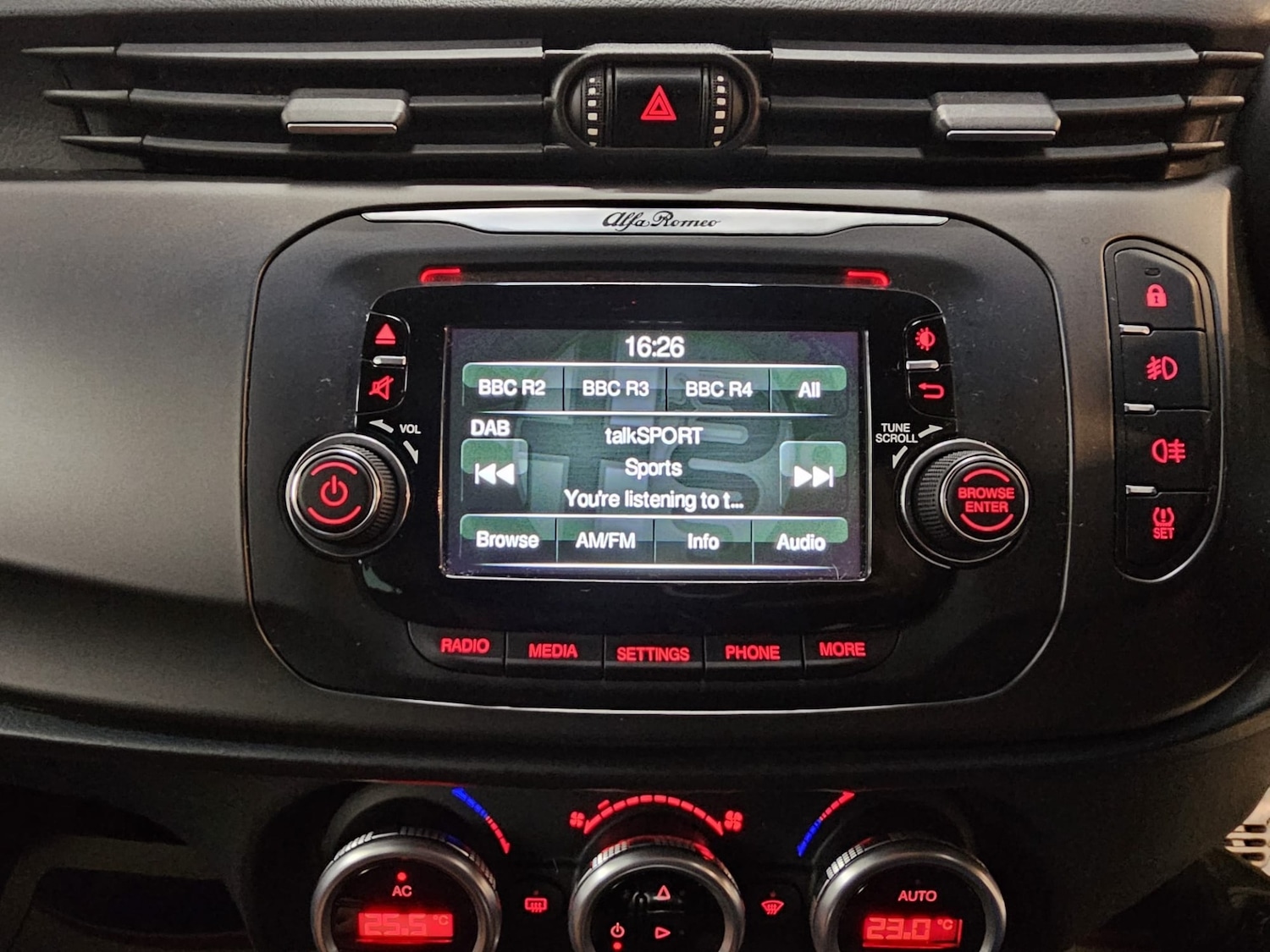 Used Alfa Romeo Giulietta 2015 for sale - 76684436: Photo 16