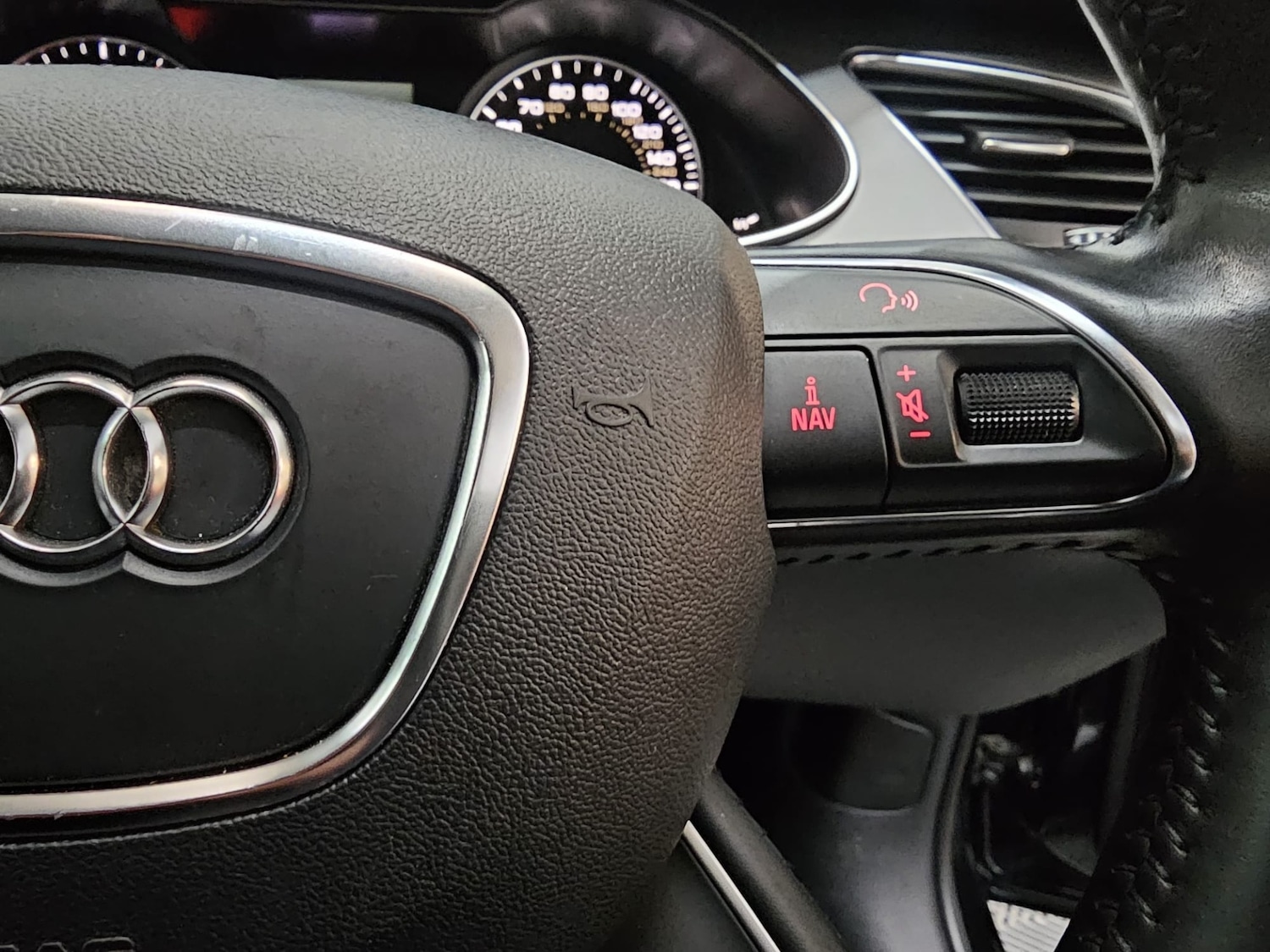 Used Audi A4 2013 for sale - 77180581: Photo 15