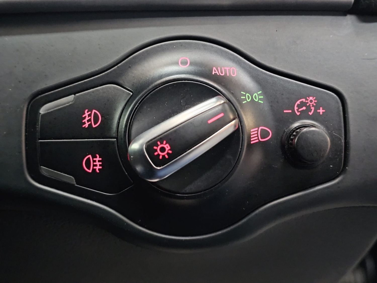 Used Audi A4 2013 for sale - 77180581: Photo 16