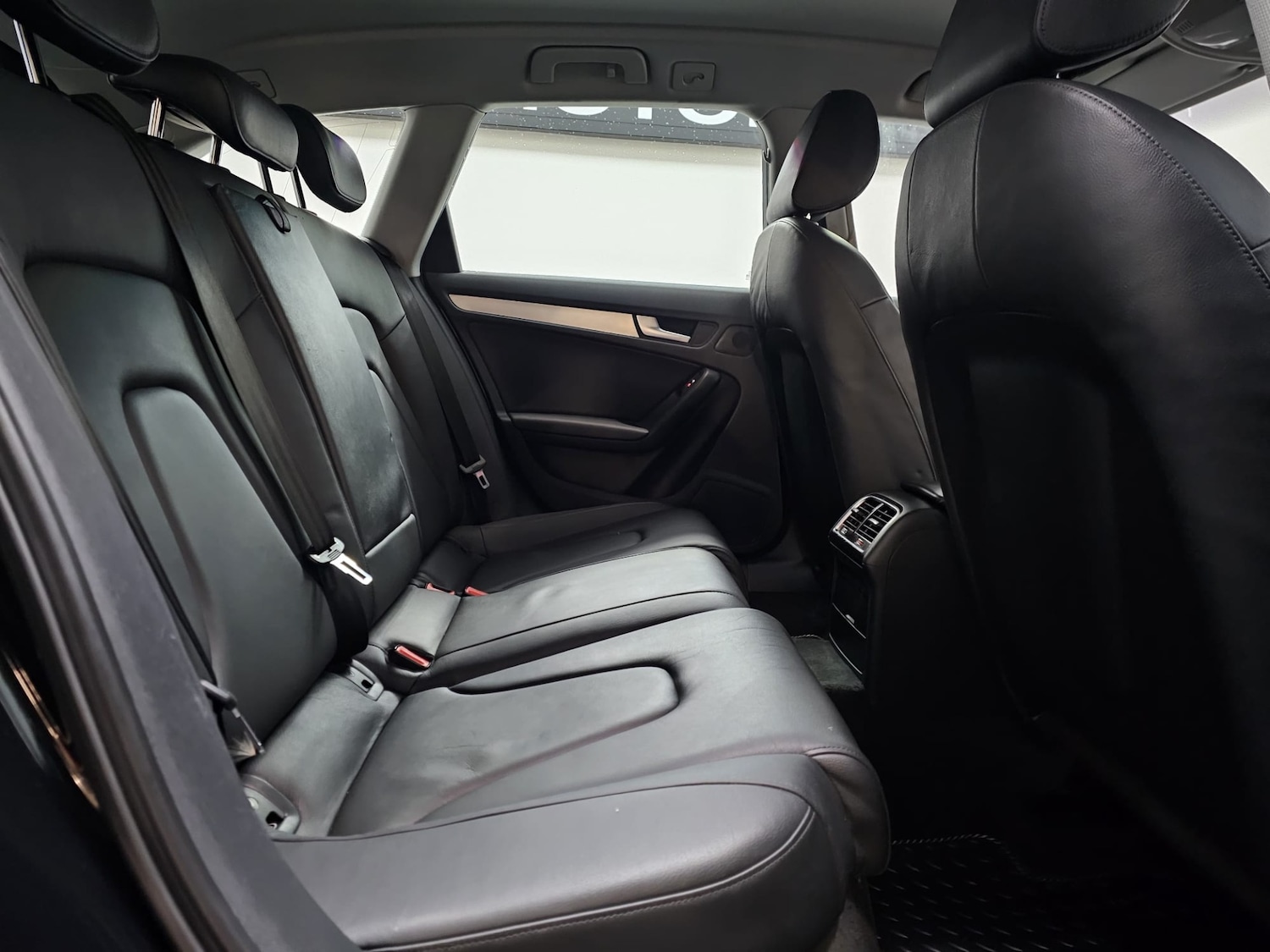 Used Audi A4 2013 for sale - 77180581: Photo 25