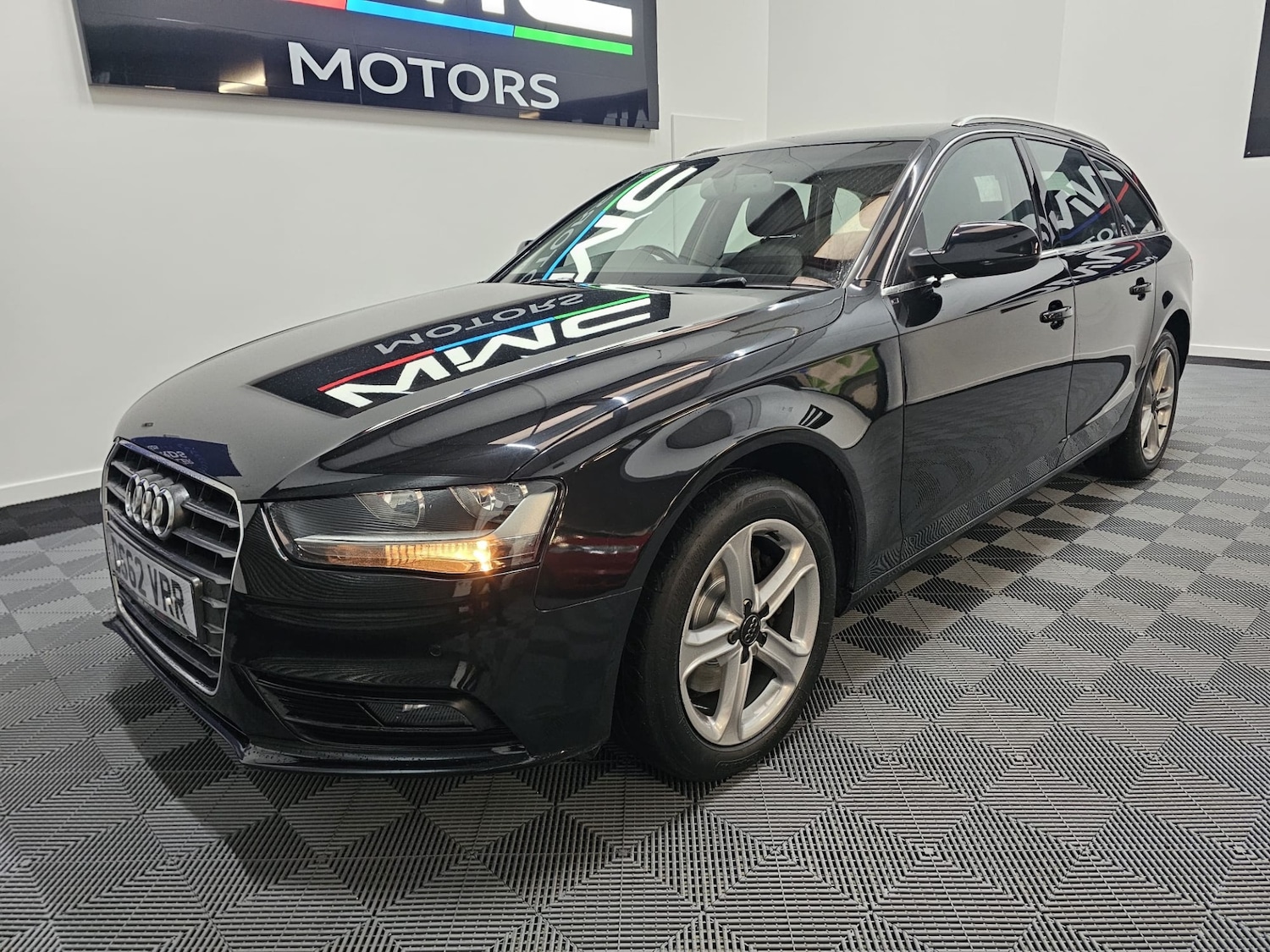 Used Audi A4 2013 for sale - 77180581: Photo 4