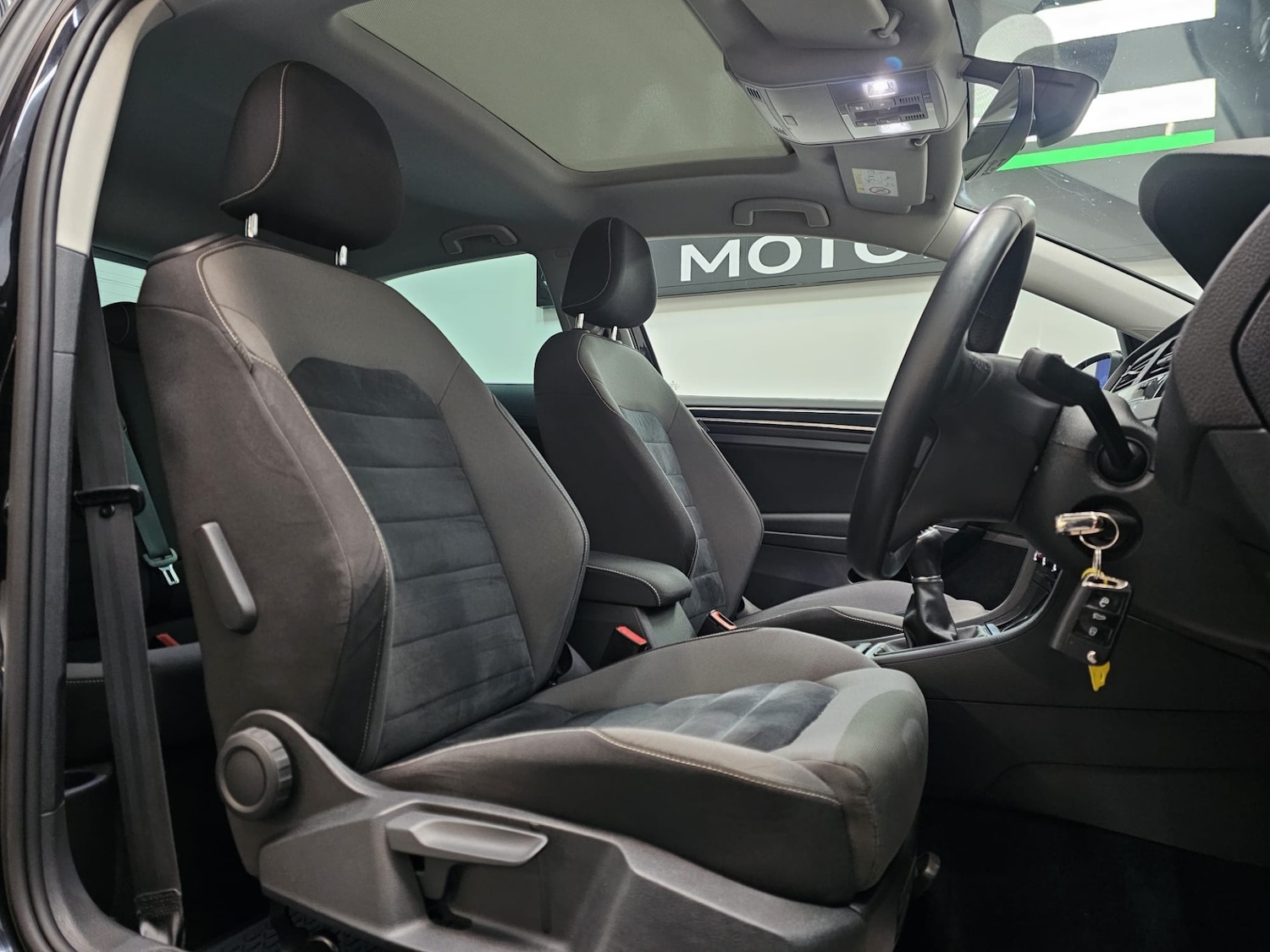 Used Volkswagen Golf 2016 for sale - 77501255: Photo 25