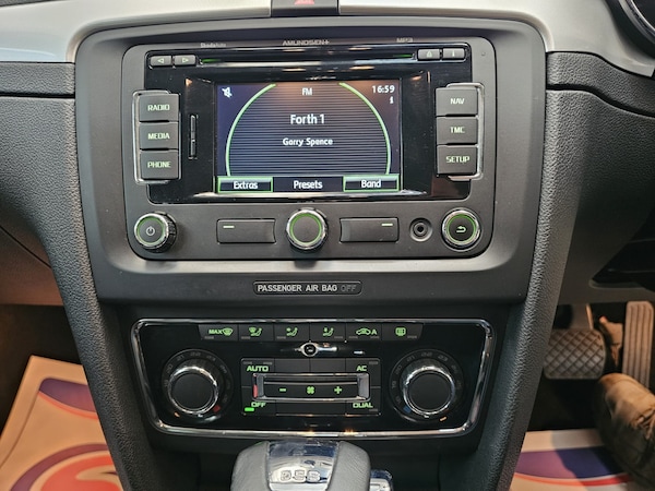 Used Skoda Superb 2012 for sale - 75443581: Photo 17