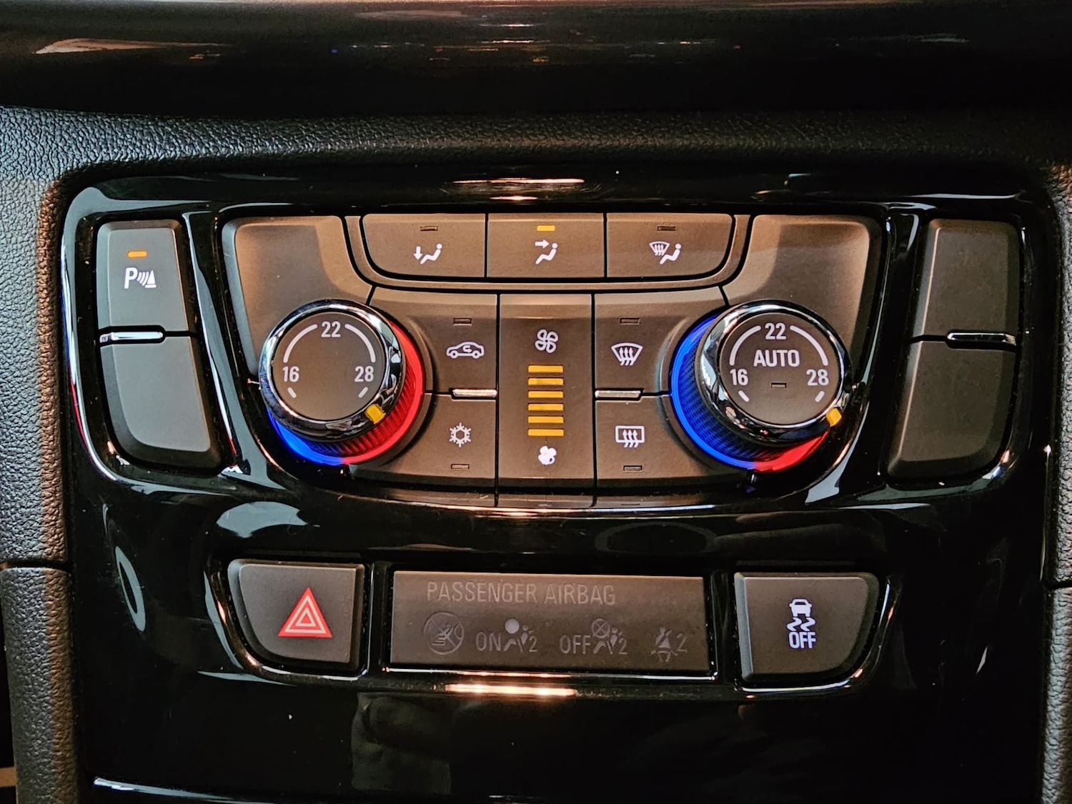 Used Vauxhall Mokka X 2016 for sale - 77137232: Photo 16