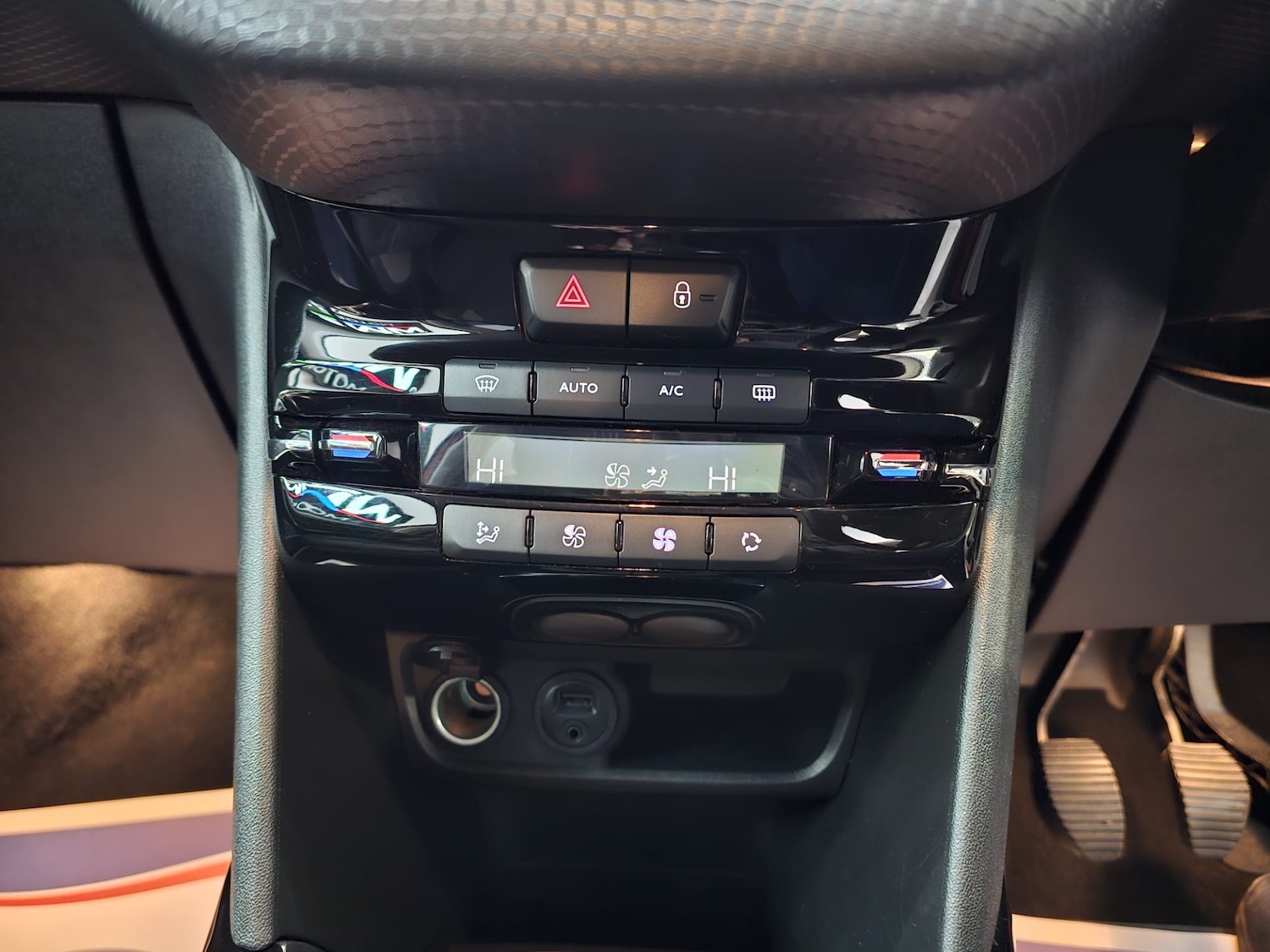 Used Peugeot 2008 2016 for sale - 77337252: Photo 18