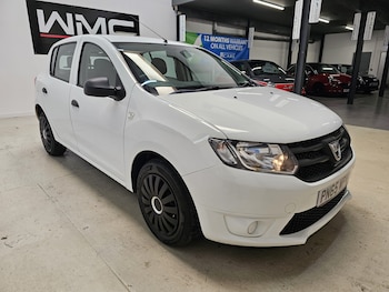 Used Dacia Sandero 2015 for sale - 75454005: Photo
