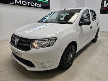 Used Dacia Sandero 2015 for sale - 75454005: Photo