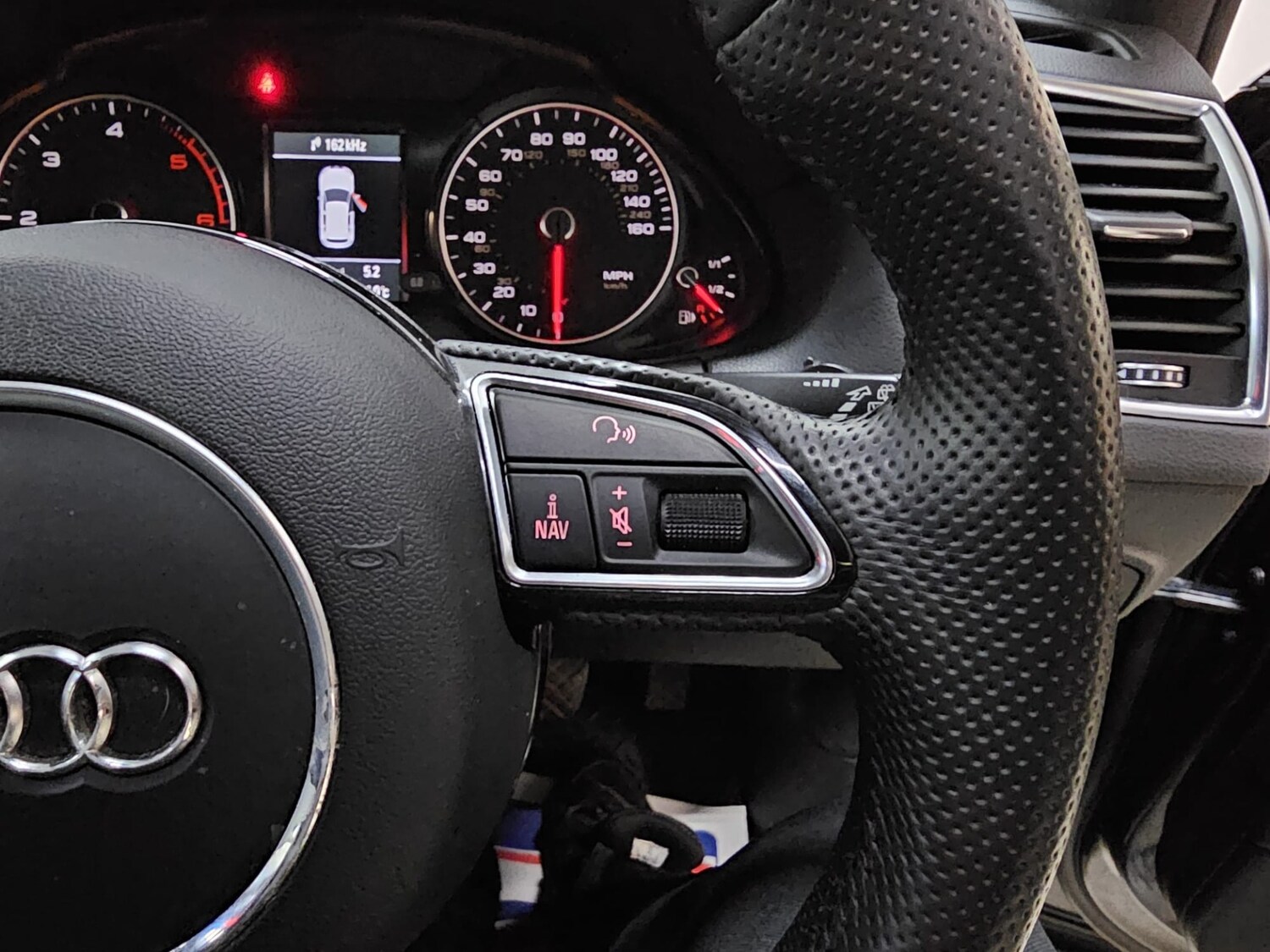 Used Audi Q5 2014 for sale - 76392058: Photo 15