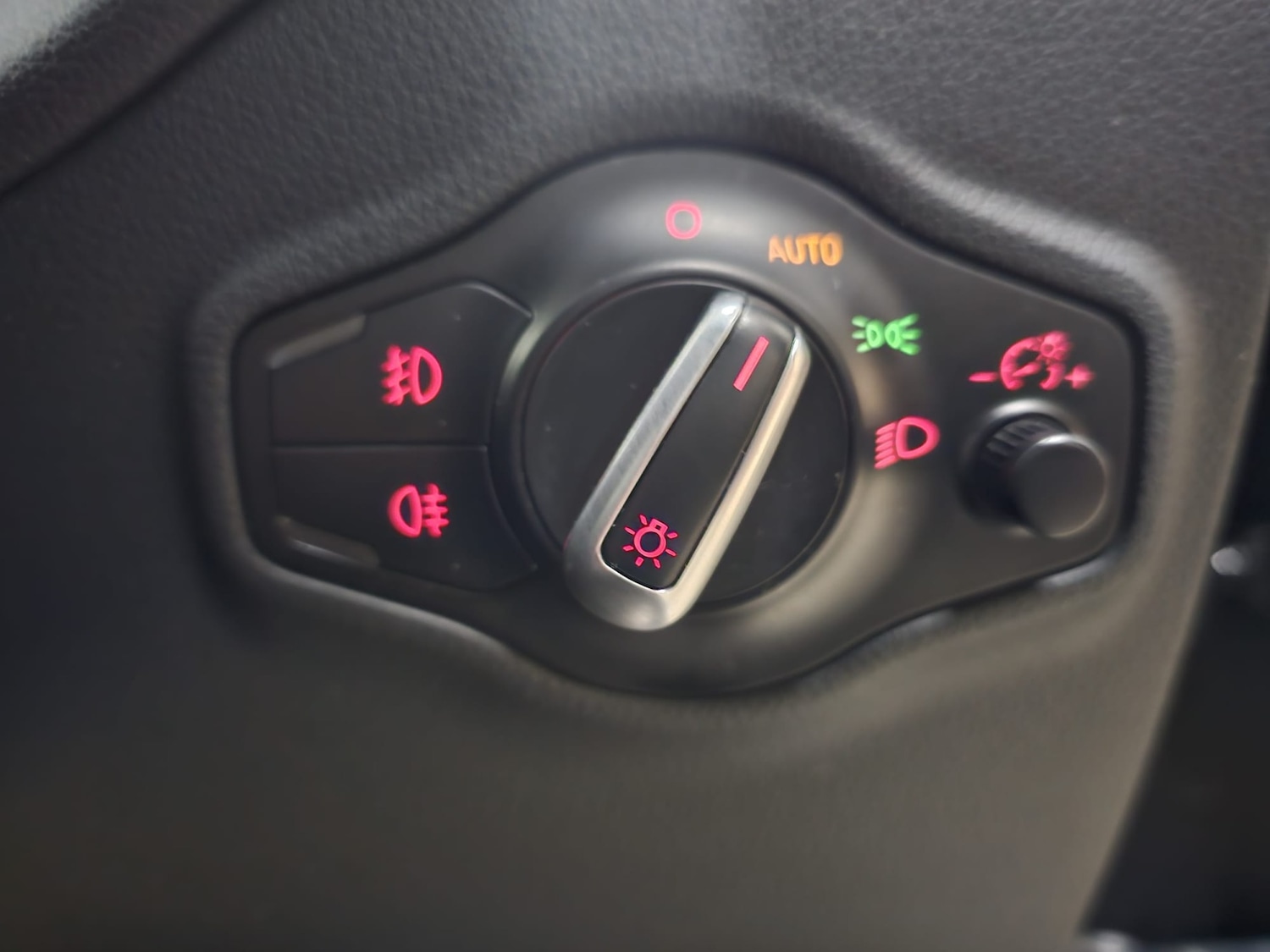 Used Audi Q5 2014 for sale - 76392058: Photo 16