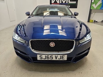 Used Jaguar XE 2015 for sale - 75931733: Photo