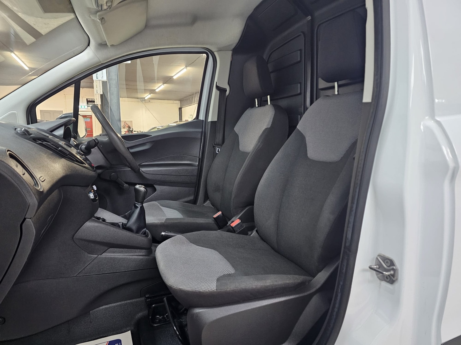 Used Ford Transit Courier 2016 for sale - 76948544: Photo 19