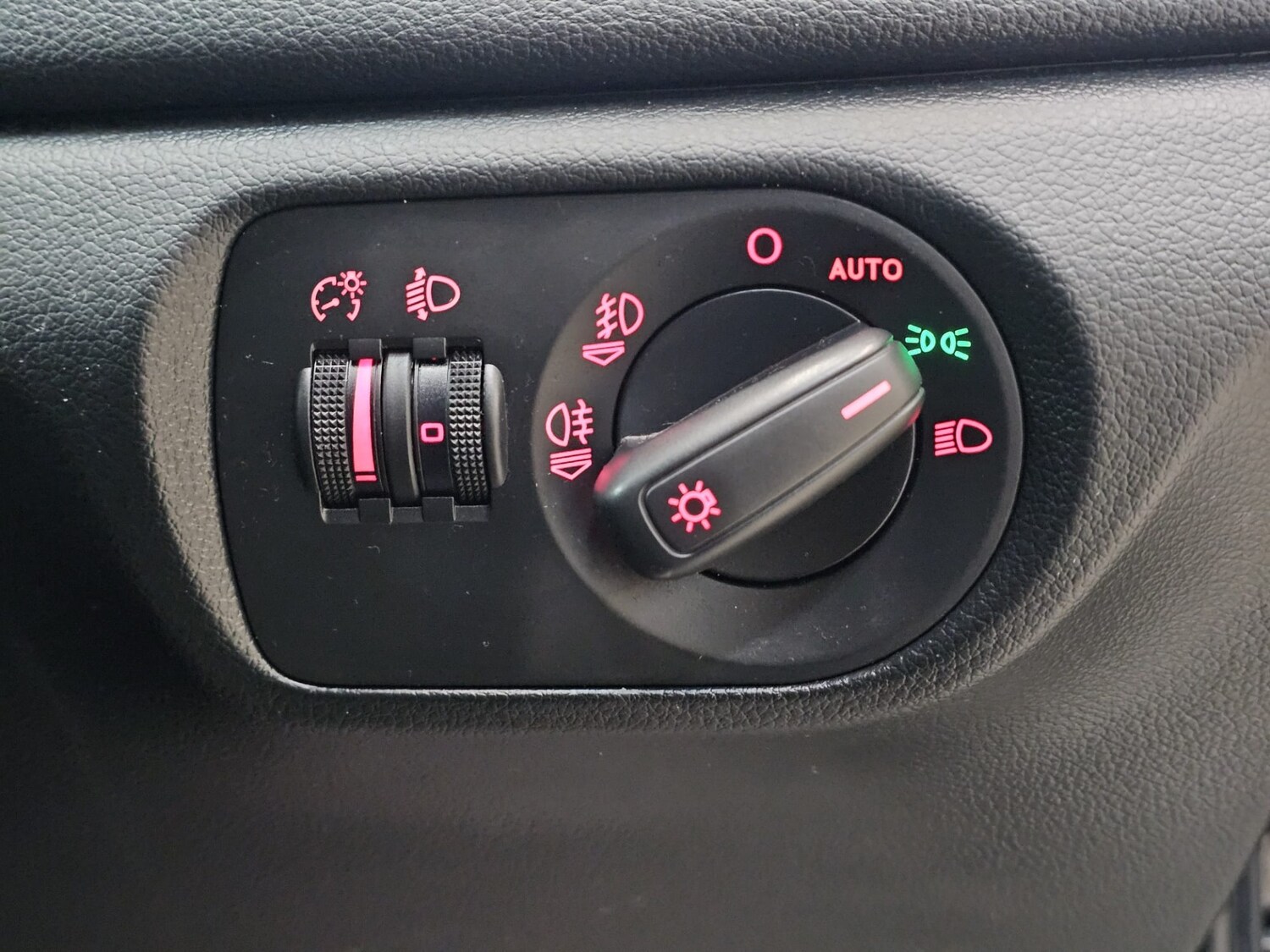 Used Audi Q3 2012 for sale - 76493871: Photo 13