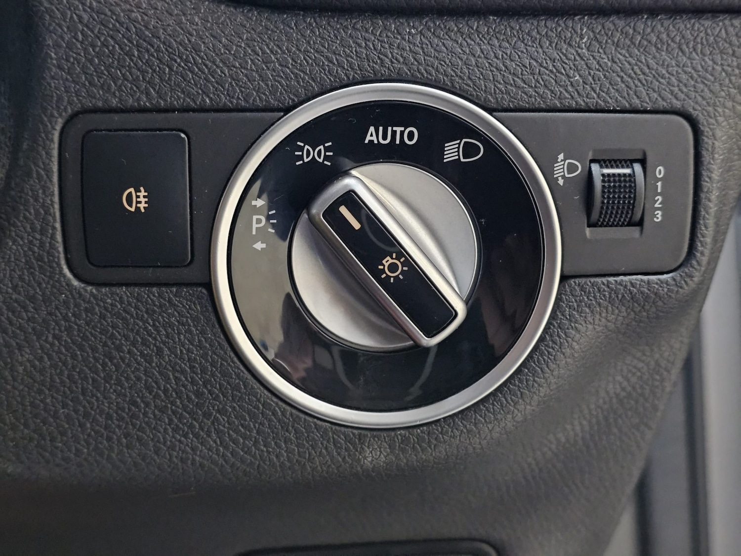 Used Mercedes-Benz GLA 2015 for sale - 76453154: Photo 16