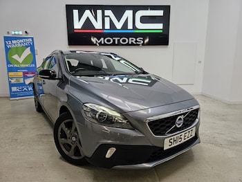 Used Volvo V40 2015 for sale - 76565570: Photo