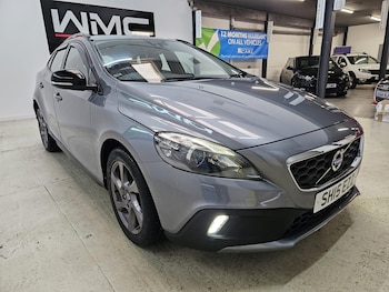 Used Volvo V40 2015 for sale - 76565570: Photo