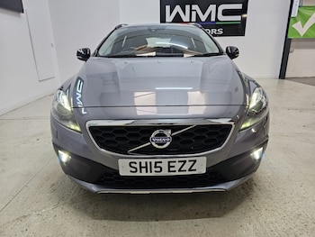Used Volvo V40 2015 for sale - 76565570: Photo