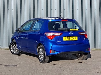 Used Toyota Yaris 2018 for sale - 76343596: Photo 3