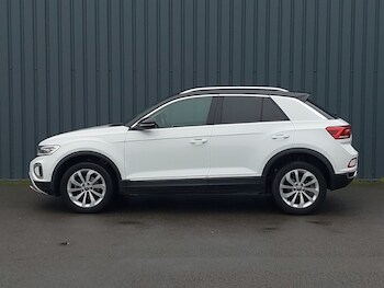 Used Volkswagen T-Roc 2023 for sale - 77214187: Photo