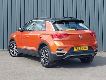 Used Volkswagen T-Roc 2019 for sale - 75900305: Photo