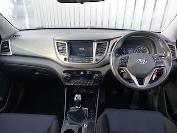 Used Hyundai TUCSON 2017 for sale - 76834540: Photo