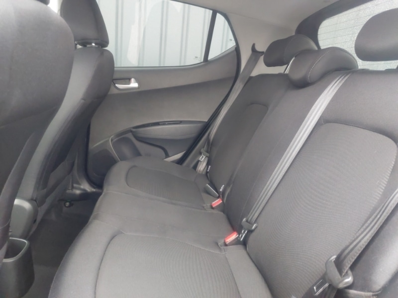 Used Hyundai i10 2017 for sale - 76507059: Photo 6